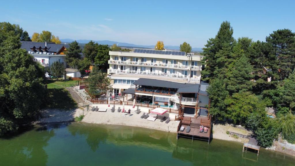 Hotel Zatoka Senec Exterior photo